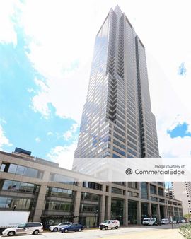 Salesforce Tower Building
