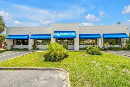 Retail space for Sale at 8440 4th St N in St Petersburg