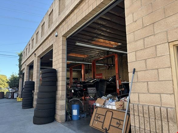 Huge 12 Bay Automotive Repair Shop for lease and business sale