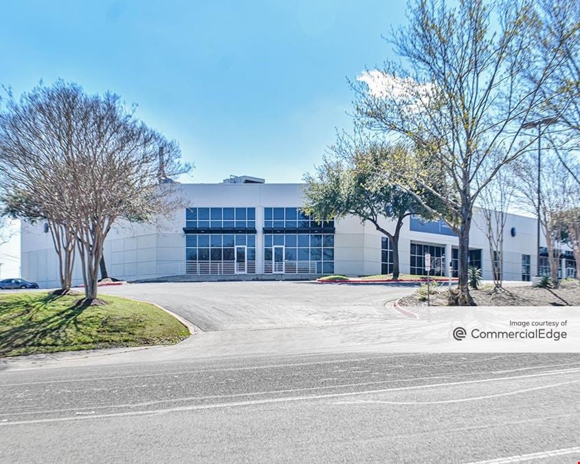 Offices at Met Center - 8201 East Riverside Drive