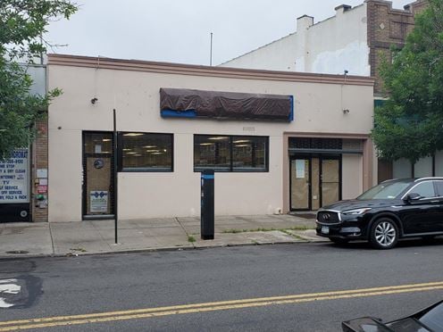 7132 Myrtle Ave
