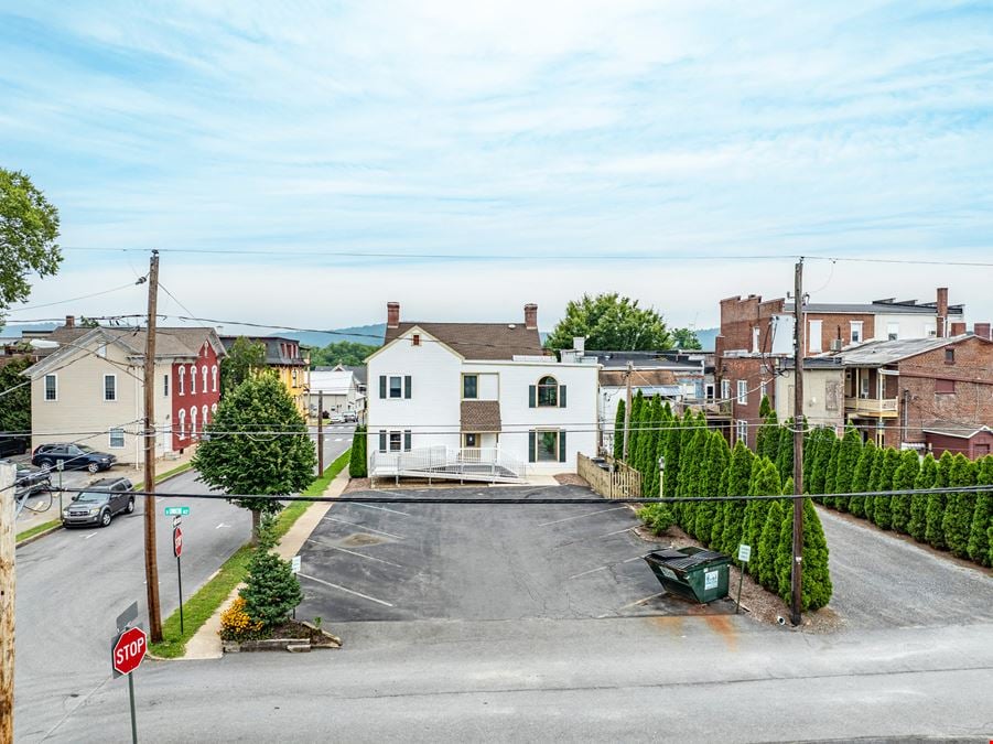 28 N Market St