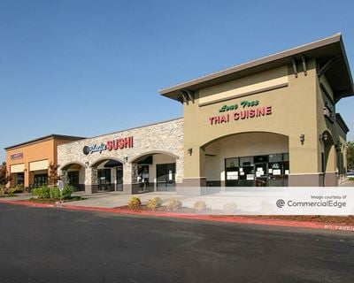 Lone Tree Plaza