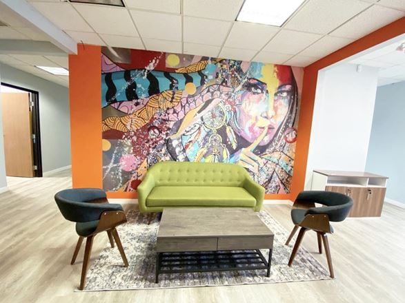 Circle Hub - 1300 Eastman Avenue