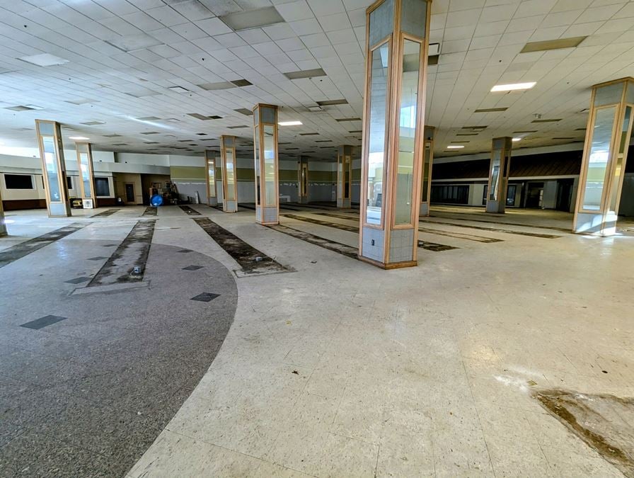 The Atrium at Market Center Retail