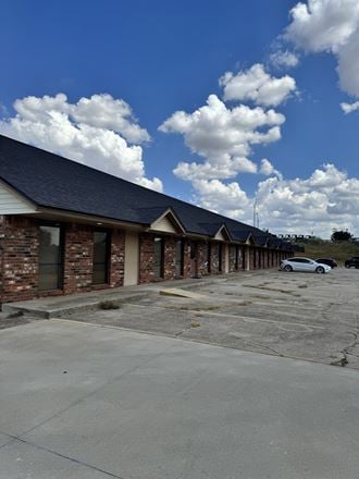 Mid-Moore Plaza