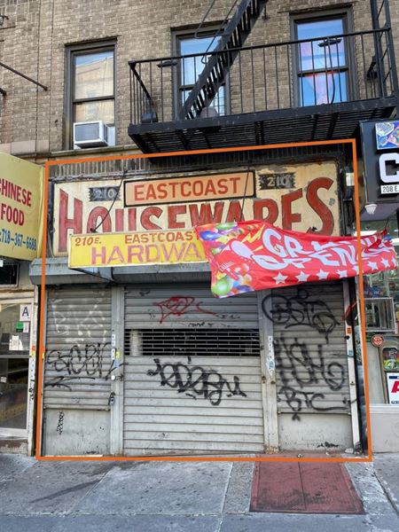 Retail space for Rent at 210 E 198th St in Bronx