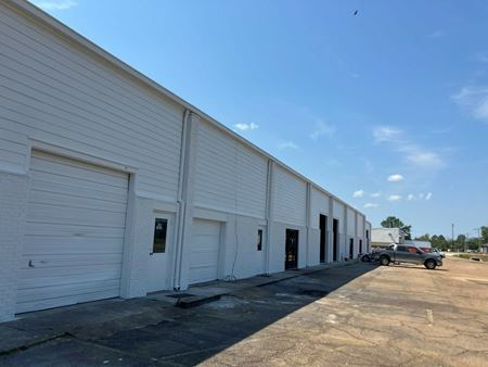 Industrial space for Rent at 1018 N Flowood Dr in Flowood
