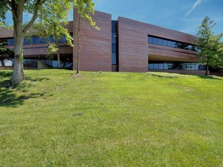 Office space for Rent at 8888 Ladue Road in St. Louis