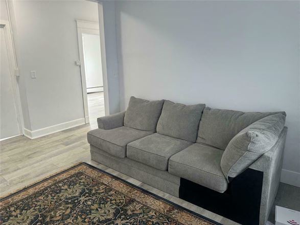 28 Emma St