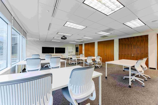 CoWorking PDX at Fox Tower - 805 SW Broadway