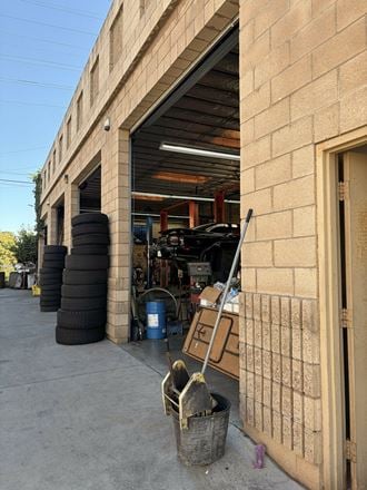 Huge 12 Bay Automotive Repair Shop for lease and business sale