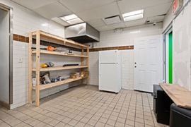 323 W 42nd St