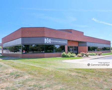 Commercial space for Rent at 9855 Crosspoint Blvd in Indianapolis