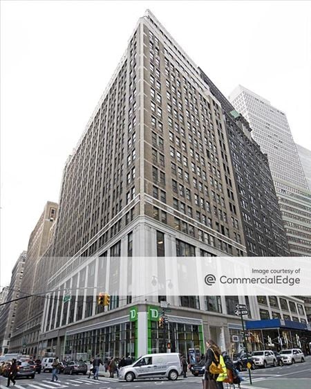 Retail space for Rent at 1375 Broadway in New York