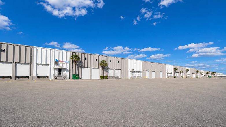 Medley Commerce Center
