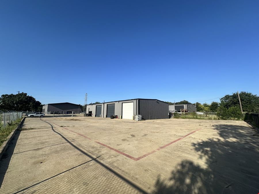 5,000 SF Office/Warehouse w/ Fenced Storage on 1.10 AC