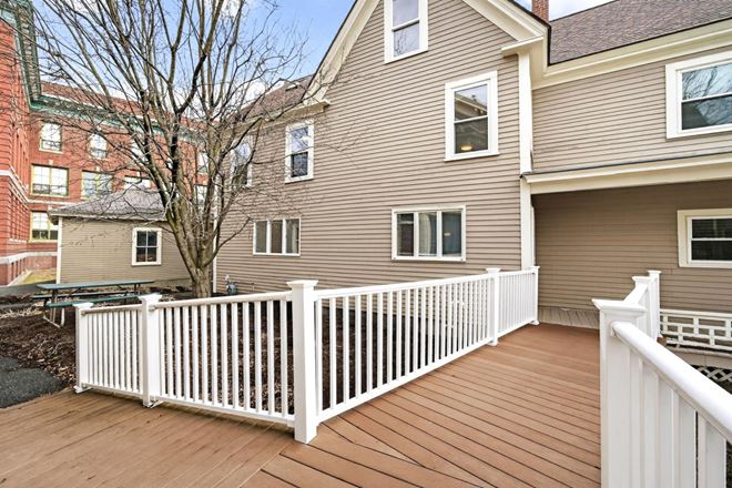 Flexible Use Building | Downtown Nashua | 2,500+/- Usable SF | DMU Zoning