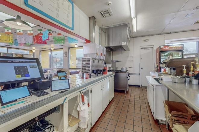 TURNKEY RESTAURANT INVESTMENT IN NORTHEAST HEIGHTS