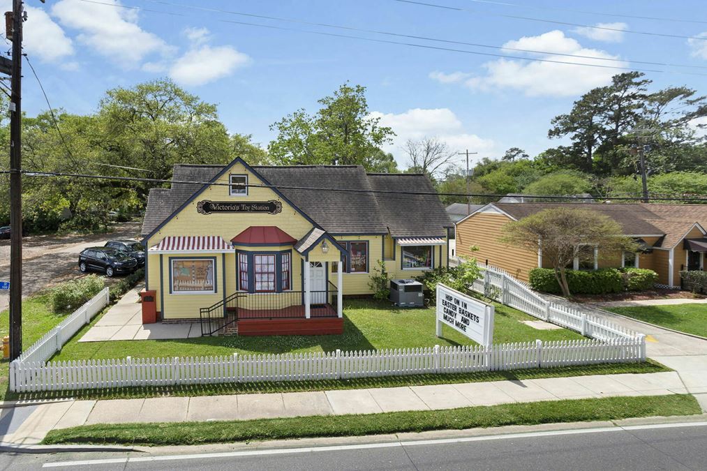 Victoria's Toy Station