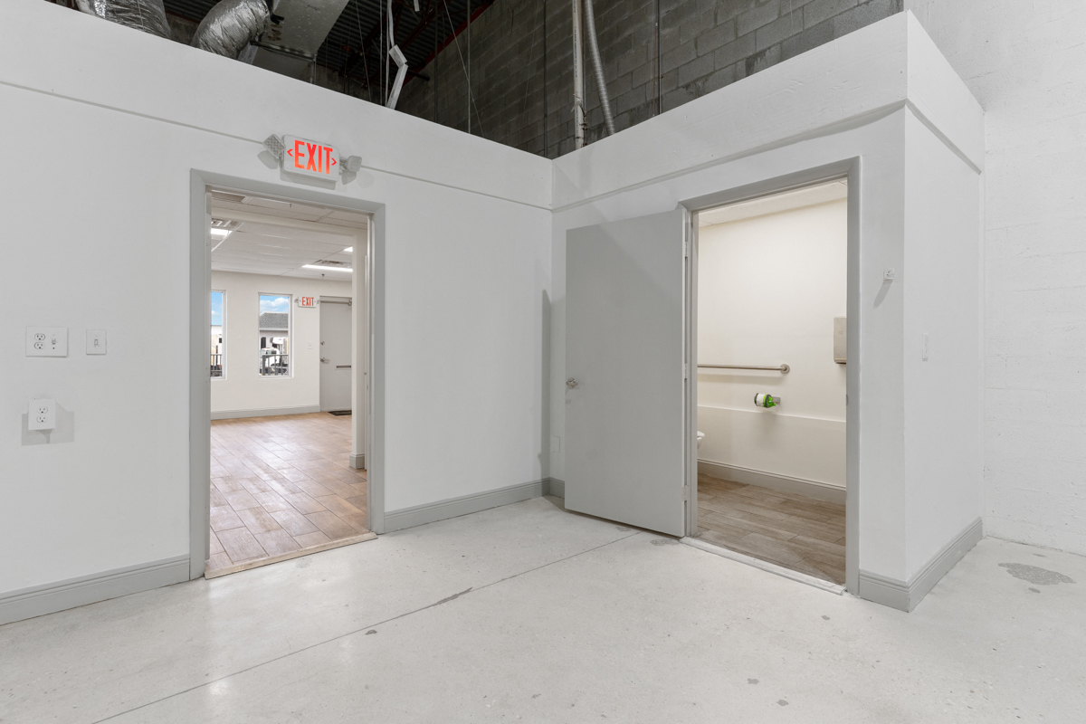 3,473 SF Industrial Space in Doral, FL Photo