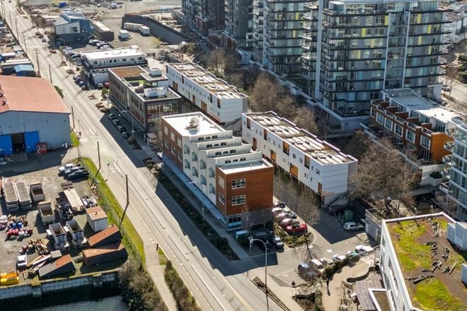 203 - 388 Harbour Road