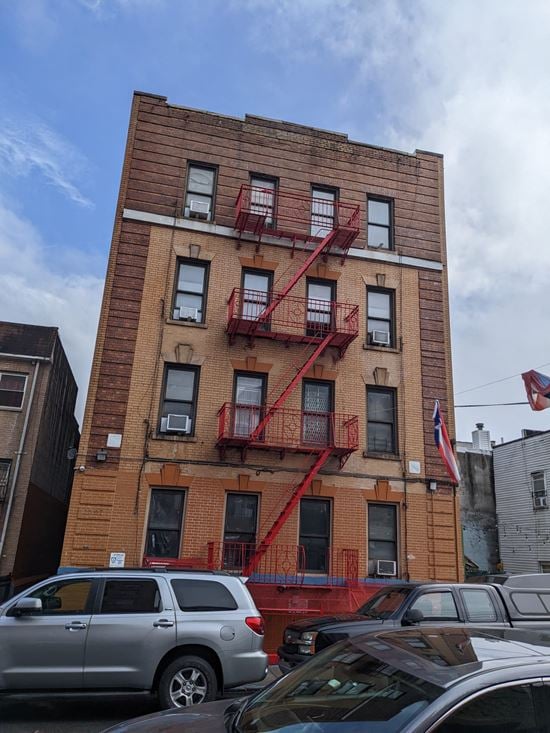 Belmont Multifamily | 13 Apartments