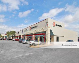 Lakehills Plaza
