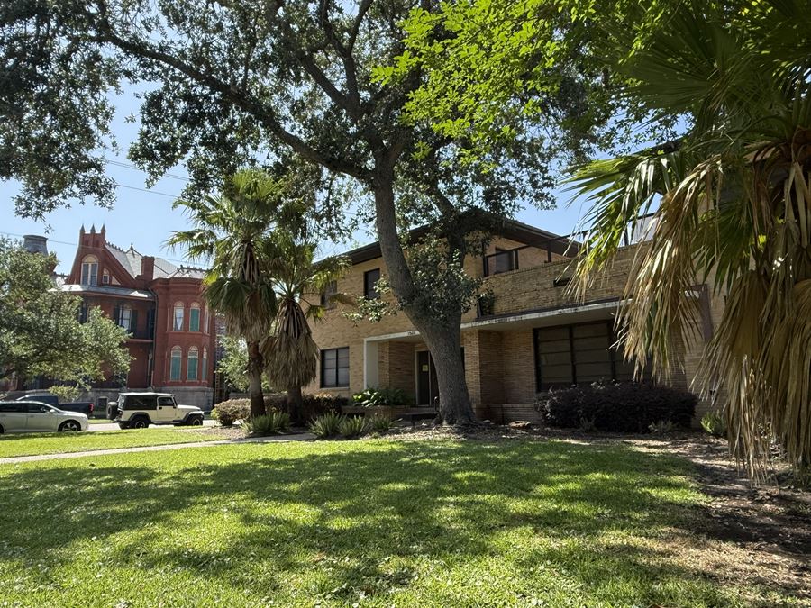 1528 Post Office St, Galveston, TX 77550- Galveston ALF Post Office Campus