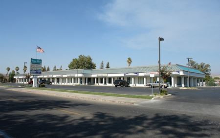 Retail/Office Available in Freestanding Commercial Retail Strip Center - Porterville