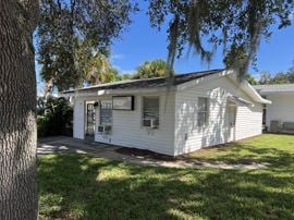 2115 Waverly Pl