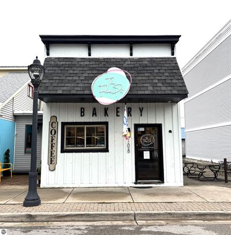 Retail space for Sale at 108 River St in Elk Rapids