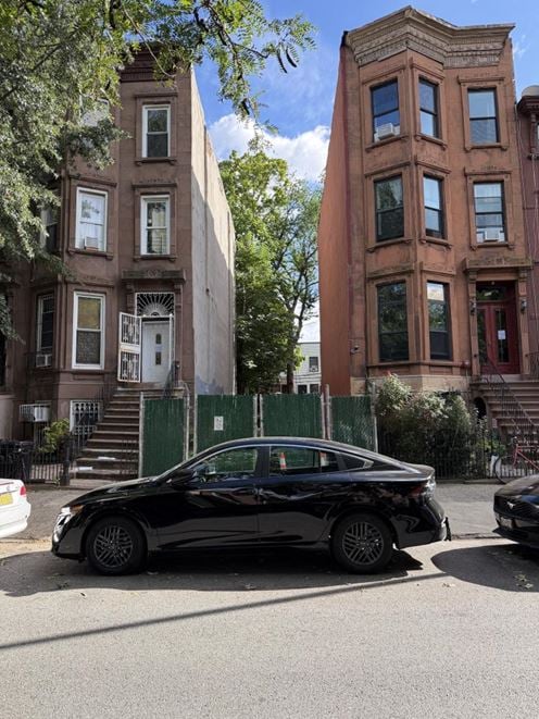 900A Greene Ave