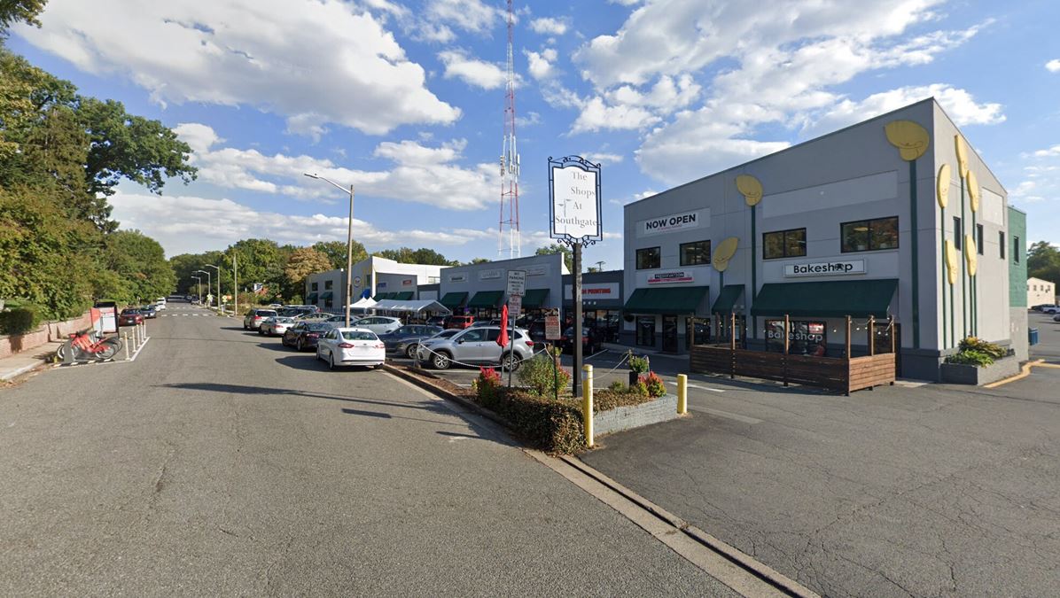 1,524 SF Retail Space in the Southgate Village Shoppes | Falls Church, VA