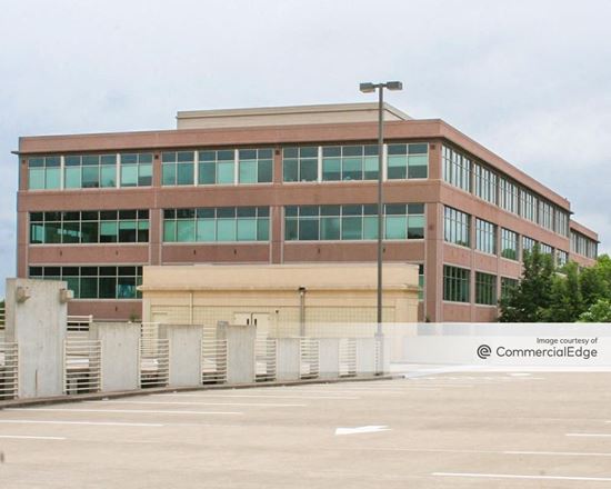 10400 Southwest Crossing