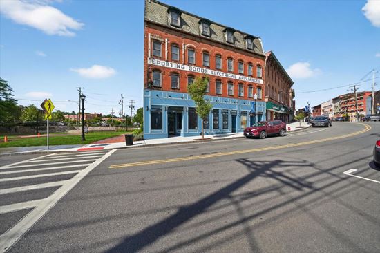 23-27 W Main St
