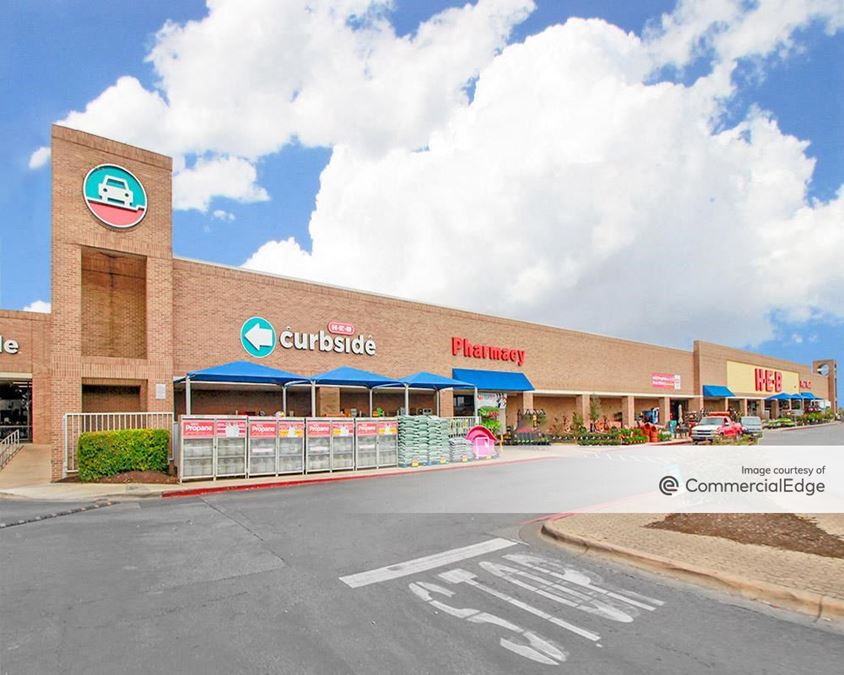 Tanglewood Village 2110 West Slaughter Lane Retail Building