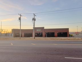 2212 W Hefner Rd