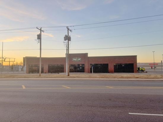2212 W Hefner Rd