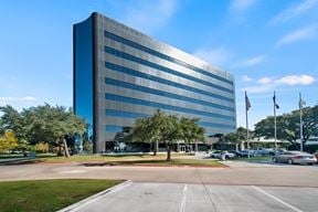 1420 W Mockingbird Drive