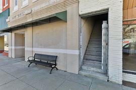 OFFICE FOR SALE ON THE DOWNTOWN SQUARE IN NEVADA MO