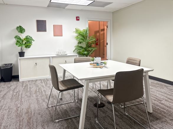 FL, Fort Lauderdale- 100 N. Federal Highway