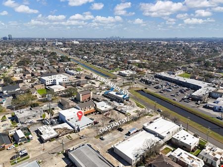 Photo of commercial space at 4413 Chastant St in Metairie