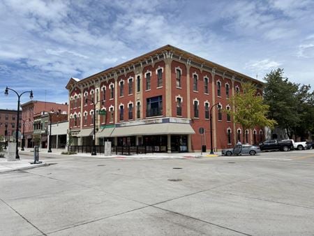 Photo of commercial space at 1821-1829 2nd Avenue in Rock Island