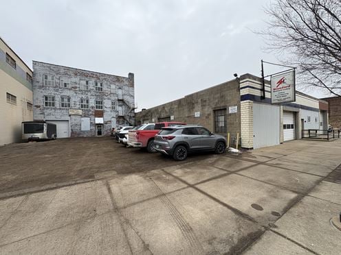 906 Southwest Adams Street