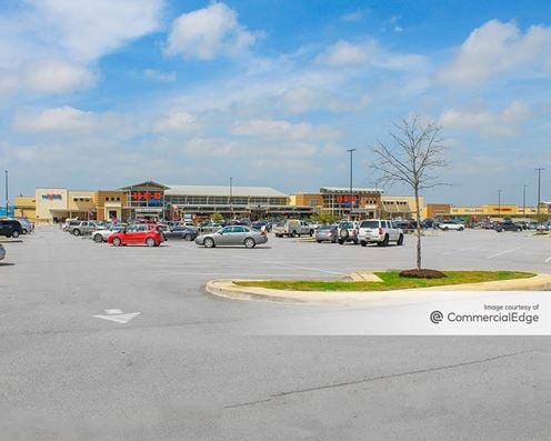 The HEB Plus! Hutto Shopping Center