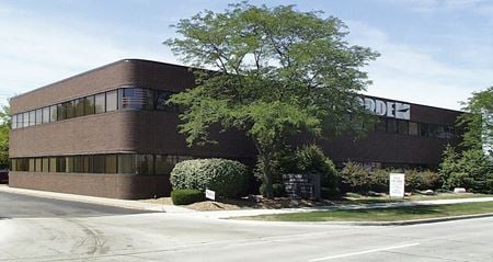 Photo of commercial space at 1120 E Long Lake Rd in Troy