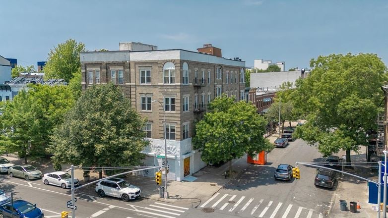 210 Lewis Ave