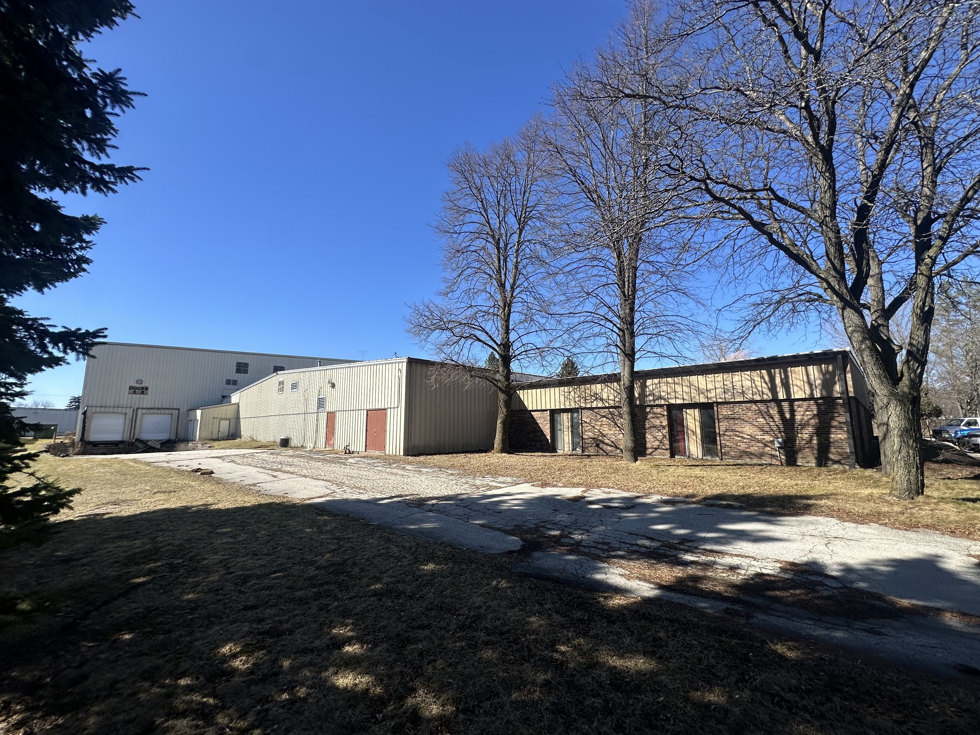 525 Norton Dr, Hartland, WI 53029