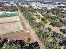 500 Pont Des Mouton (Commercial Tract)